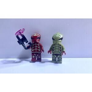 Lego Alien Buggoid 70703 Dark Red Galaxy Squad Space Minifigure w Green lot of 2
